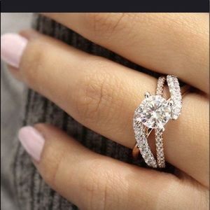 New beautiful Round White Sapphire.925 Rose Gold